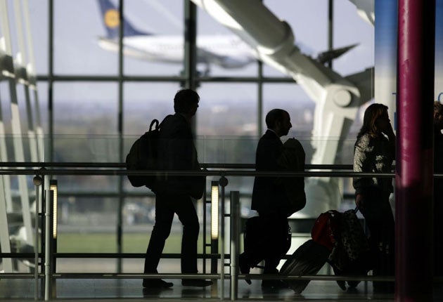 World airlines are shunning Heathrow due to capacity constraints, a new report says