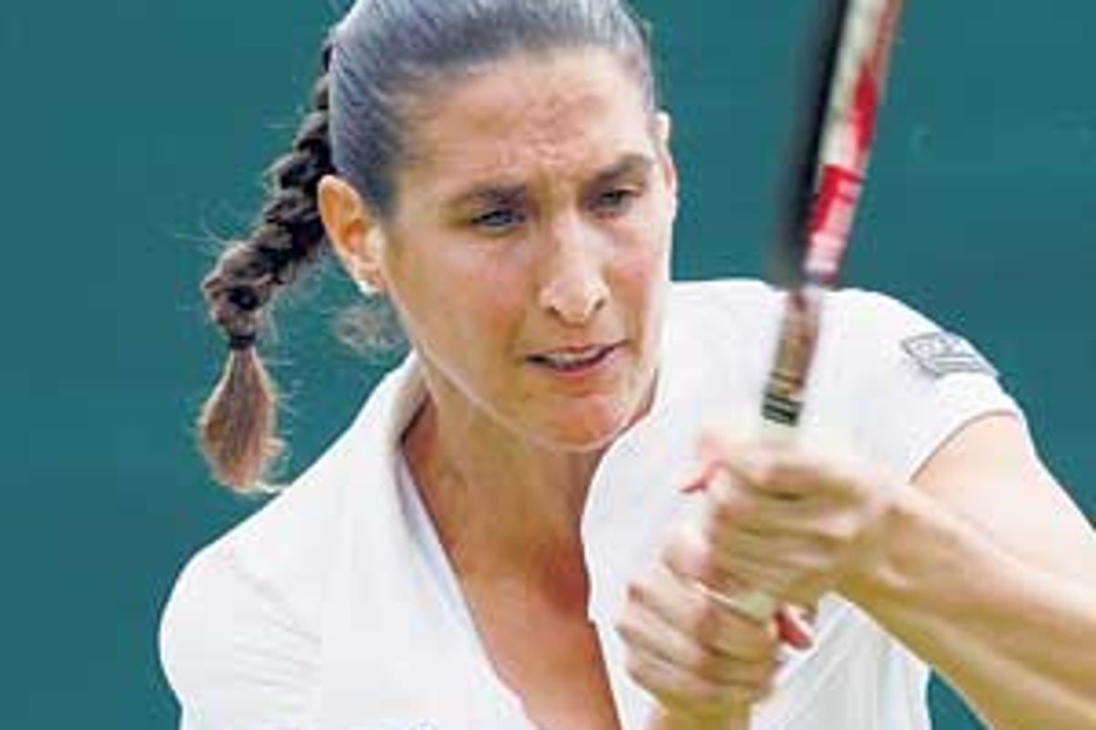 Razzano's pain puts contest with World No 1 Wozniacki into context ...