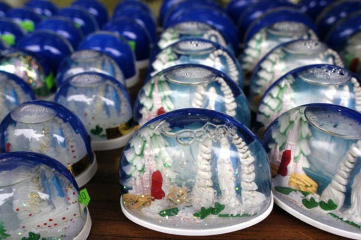 Snow globe causes fire at charity shop on Christmas Day | The ...