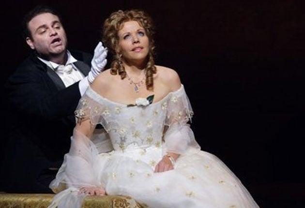 On screen: Renée Fleming in 'La Traviata'