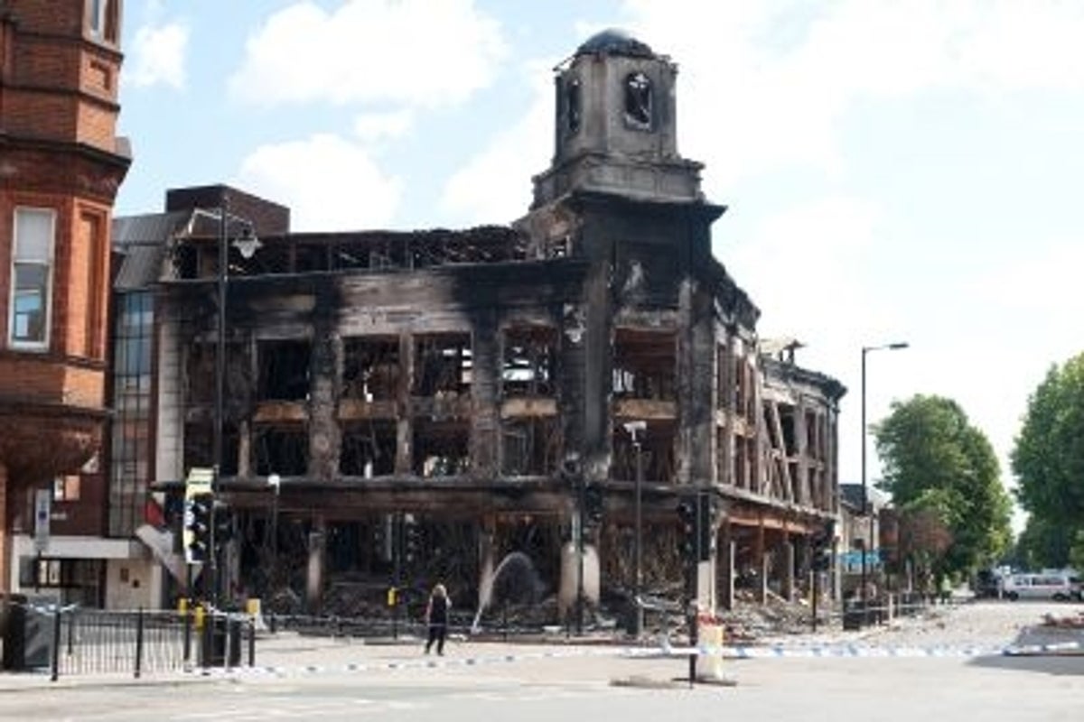 Twitter index: social networkers use Twitter to organize riot clean-ups ...
