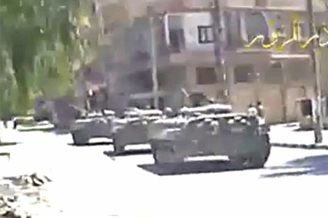 Amateur video claiming to show tanks in Deir el-Zour on Wednesday
