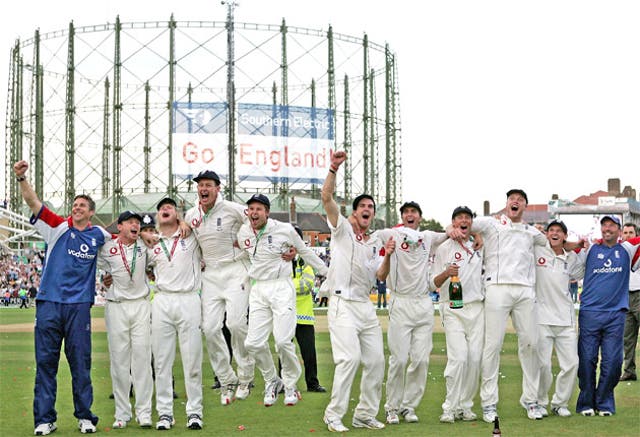 The England team celebrate after regaining the Ashes at The Oval in 2005