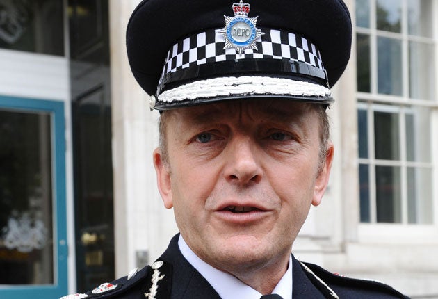 Sir Hugh Orde hit back at No 10's criticisms of the police during the riots