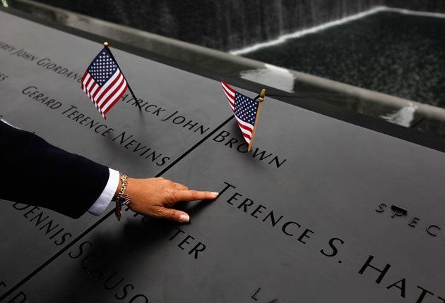 On the 10th anniversary of the September 11 attacks yesterday, victims' families visited the memorial in New York on which the names of all 2,983 people who died are inscribed