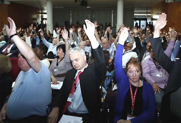 Delegates at the TUC conference in London voted unanimously for co-ordinated opposition to public-sector pension reform. Leaders of 10 unions subsequently announced their intention to ballot their members on industrial action, and revealed plans for a nationwide 'day of action' on 30 November