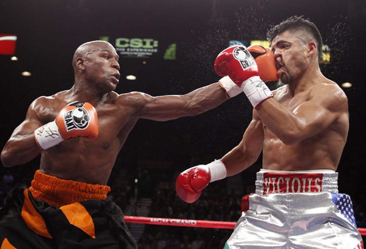 Boxing: Referee allows ruthless Mayweather a free shot | The ...