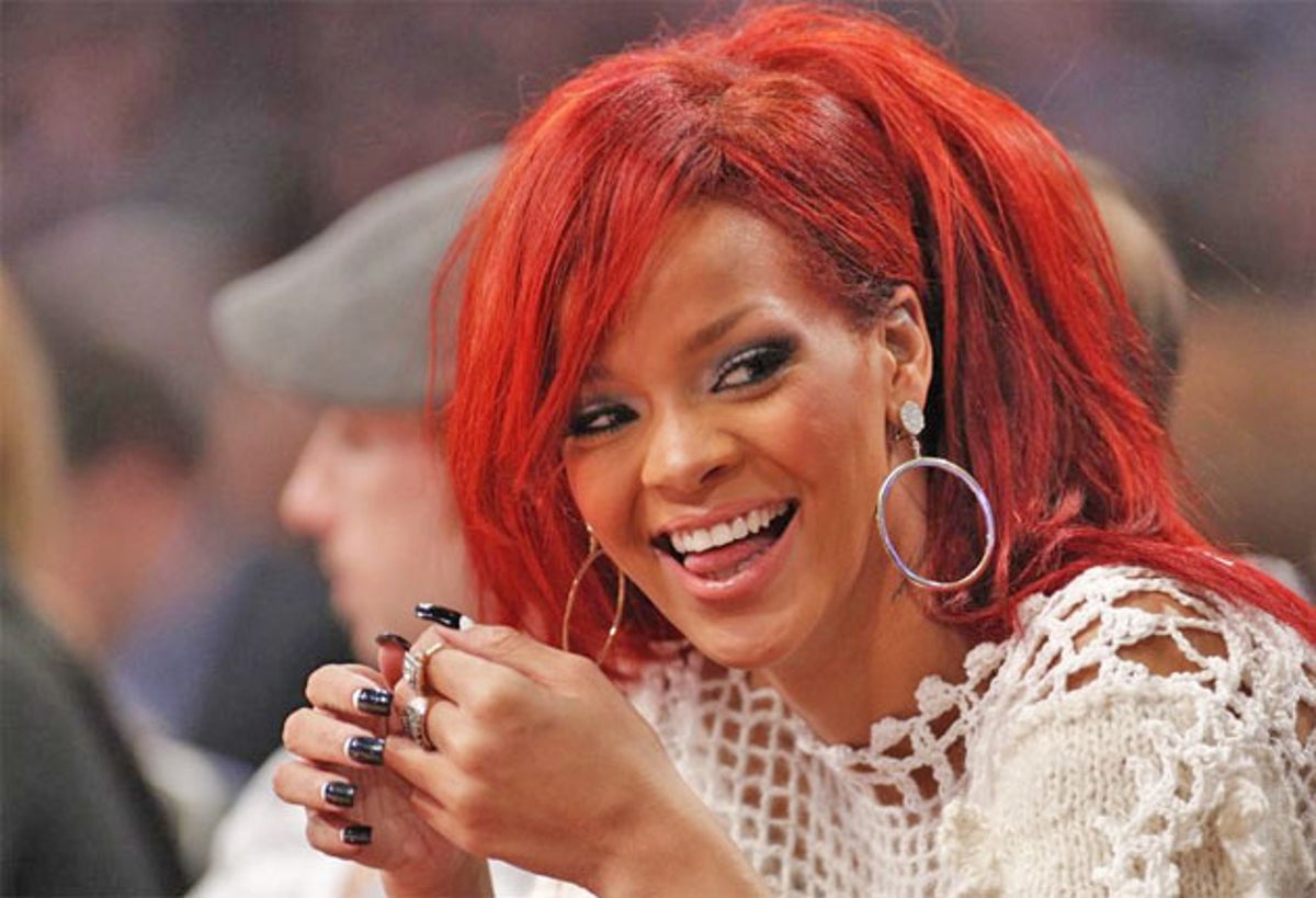 Which was Rihanna's breakthrough song that made her popular?