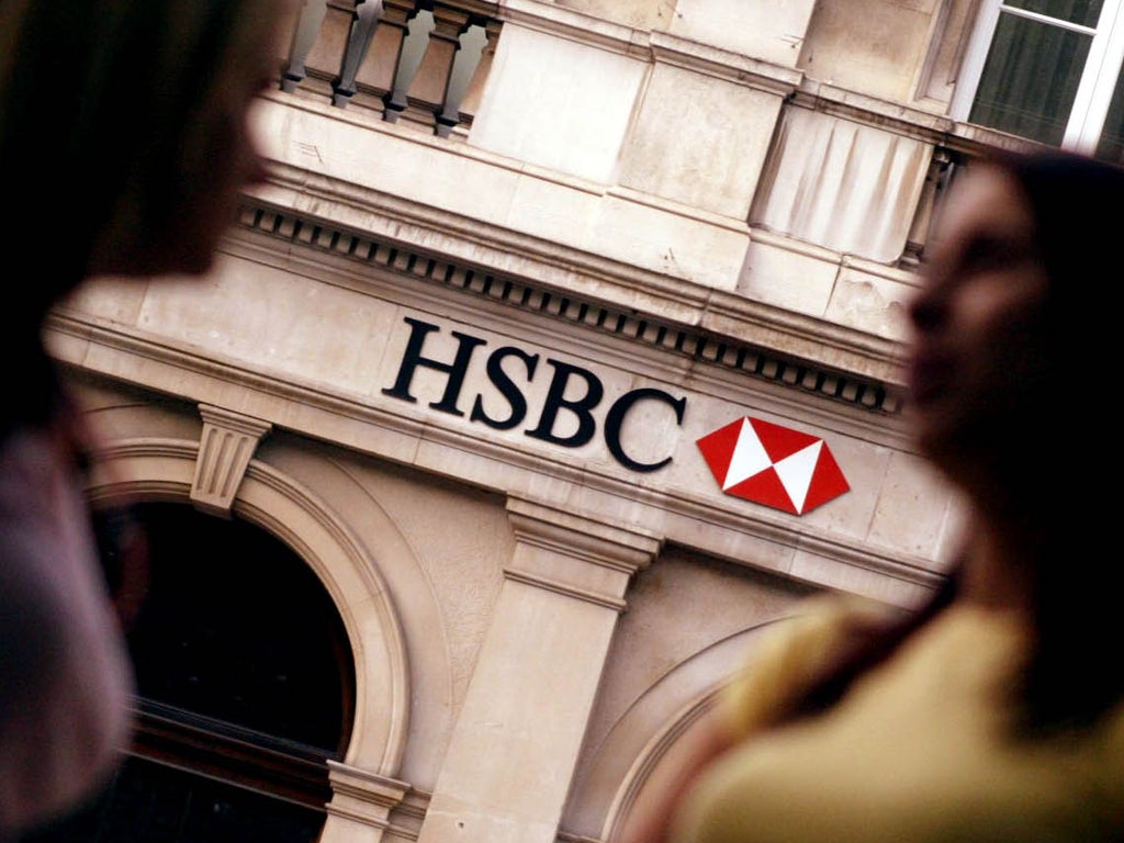 HSBC is to overhaul the way it pays bonuses to UK staff