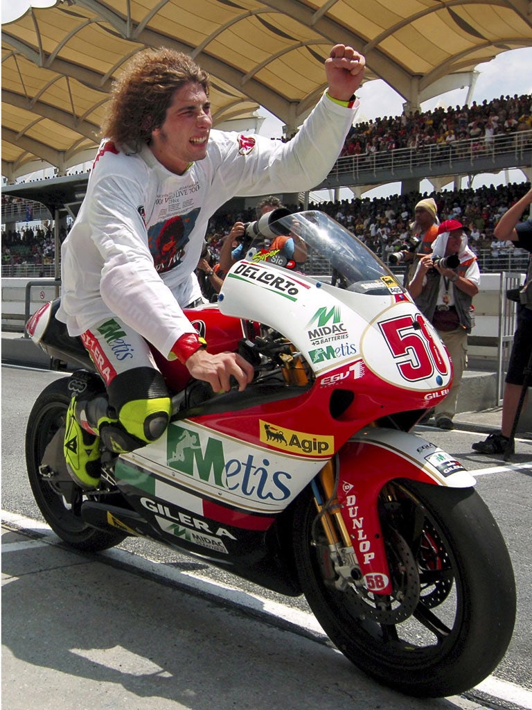 Motorcycling Simoncelli Dies After Crash On Another Traumatic Day The Independent