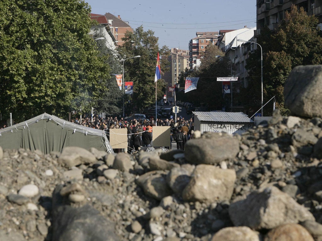 Mitrovica's Serbs behind their barricade on the Kosovan city's bridge