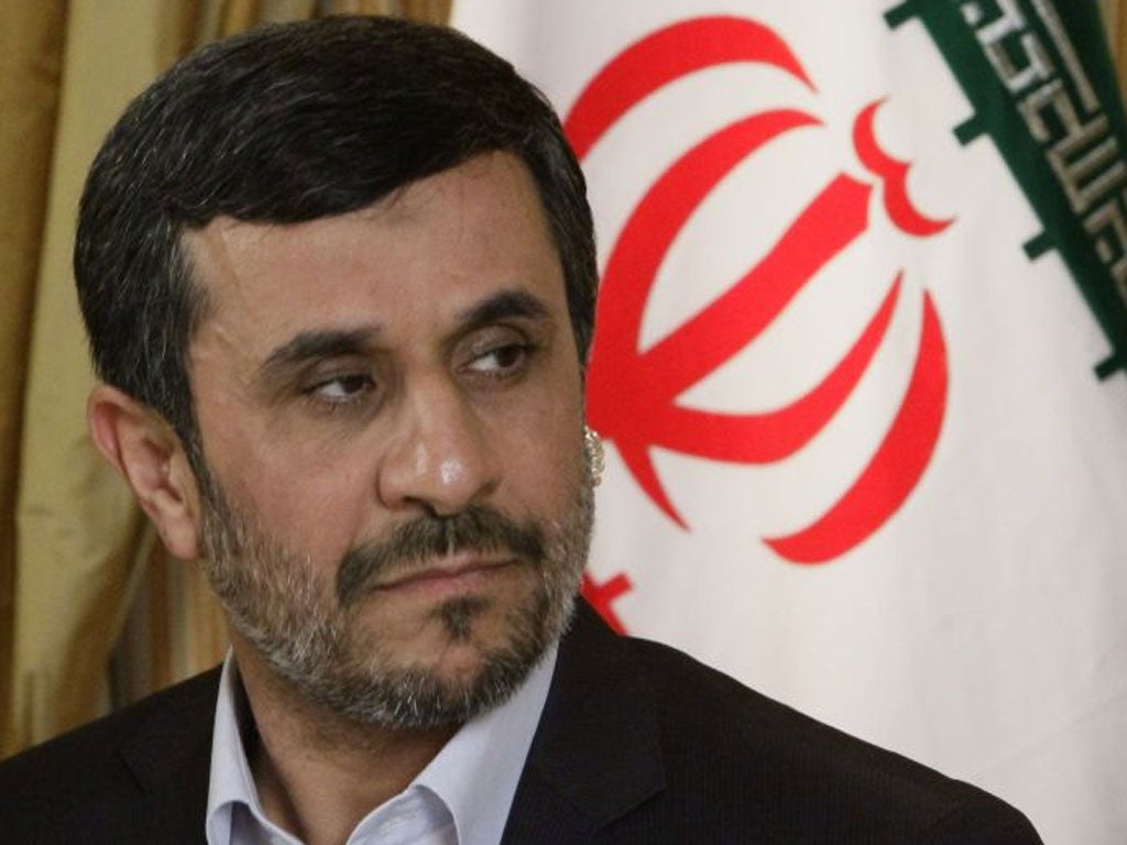Ahmadinejad: "This nation won't retreat one iota from the path it is going"