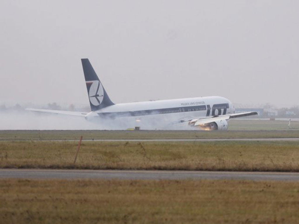A Polish Airlines LOT Boeing 767 crash lands at Warsaw