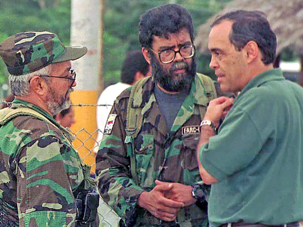 Alfonso Cano (middle), the former leader of Farc