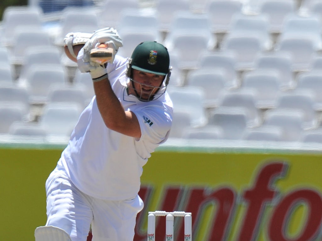 Graeme Smith's unbeaten century guided South Africa home yesterday