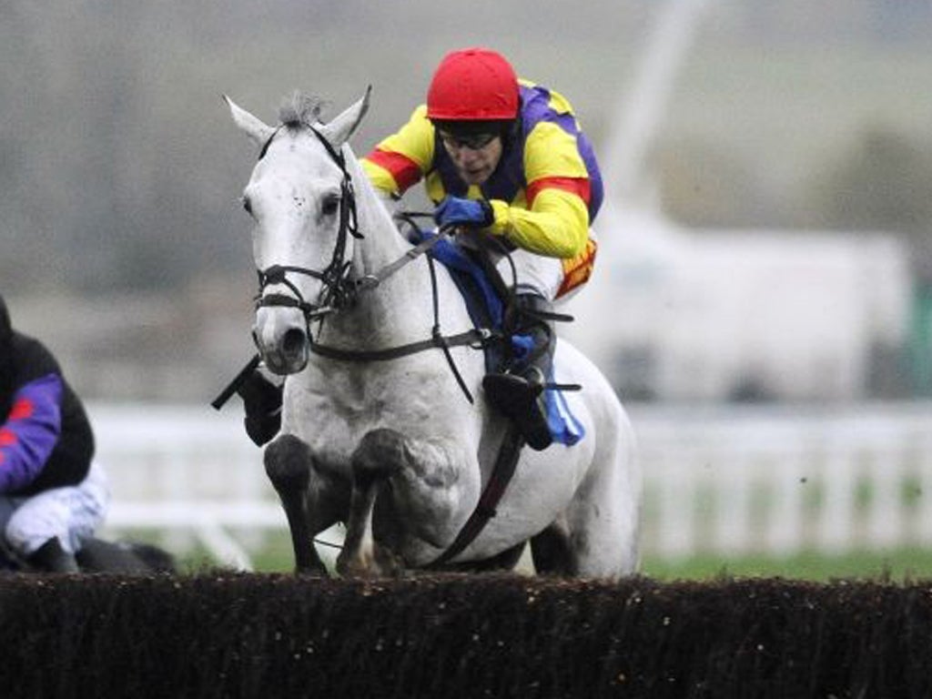 Grands Crus wins at Cheltenham to give trainer David Pipe a treble