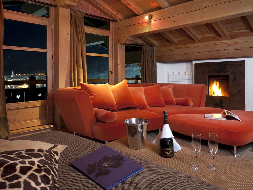 Les Barmes de l'Ours's cosy interior