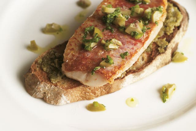 Red mullet on toast with olives
