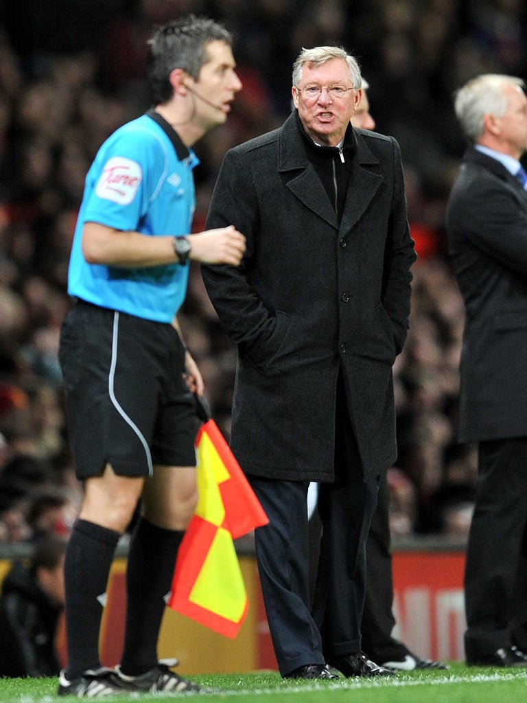 Sir Alex Ferguson reacts furiously to Newcastle’s penalty award
