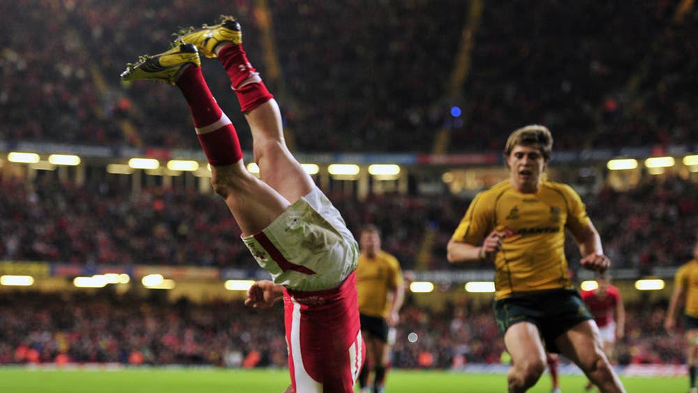 Williams Waves His Goodbyes To A Nation Still Head Over Heels