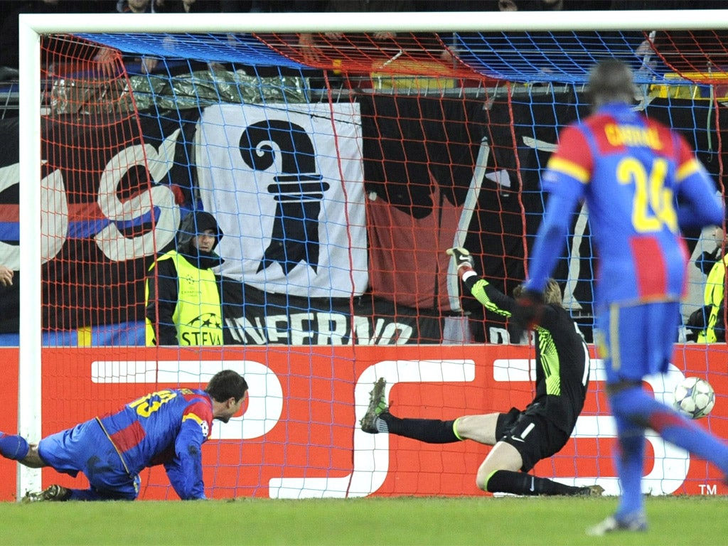 Alex Frei heads in the second to knock out Manchester United last night