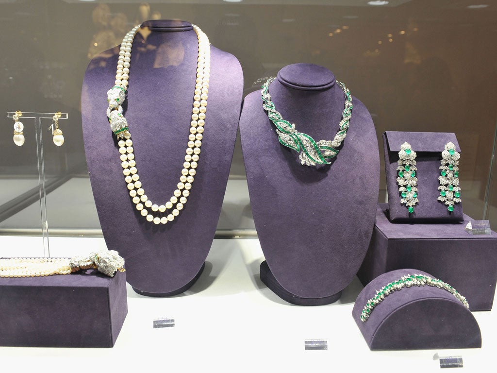 Jewellery owned by Elizabeth Taylor on display