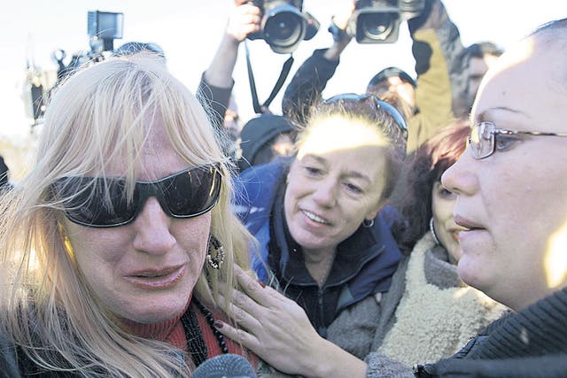 Relatives of other victims console Shannan Gilbert’s mother
Mary