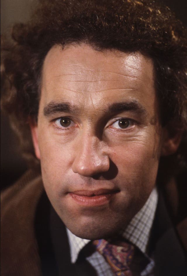 <p>Actor Simon Callow says: 'My aunt</p><p>dropped a bottle of whisky! But then she said, 'Well, you're an artist, they're all queer...'</p>