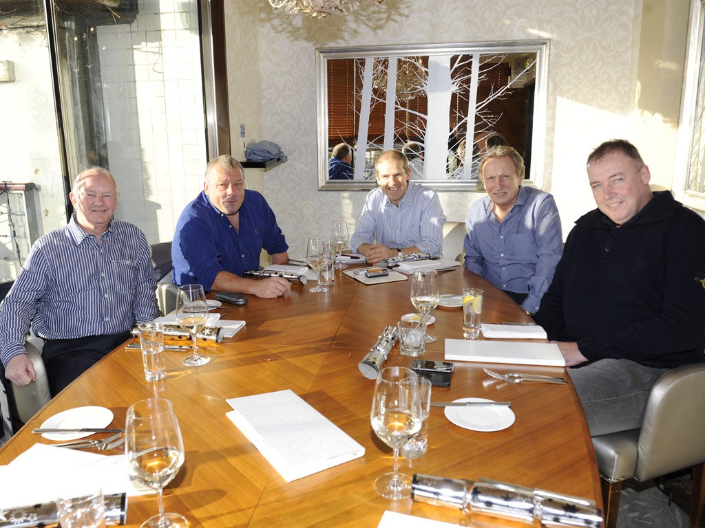 <p>Round-table discussions begin as (from left) Brian Ashton, Chris Hewett, Glenn Moore, Neil Warnock and Angus Fraser consider their verdicts</p>