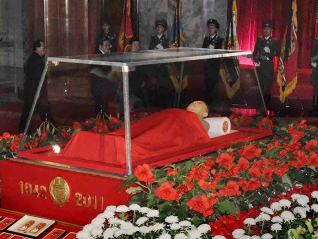 Mourners Flock To See Kim Jong Il In State The Independent