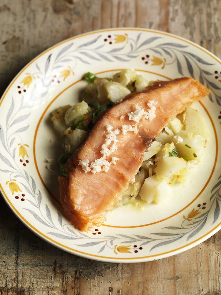 Pan-fried smoked salmon with potato and horseradish salad