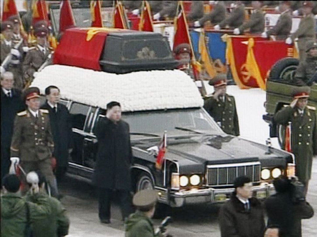Crowds Pack Snowy Route For Kim Jong Il S Funeral The