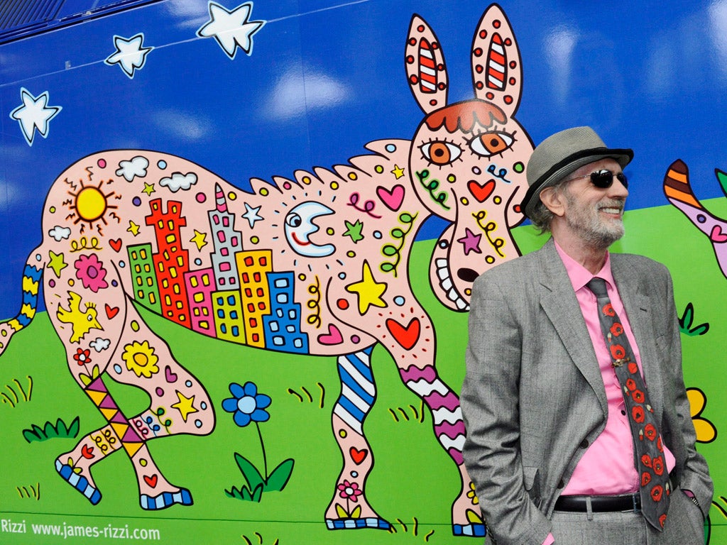 James Rizzi in front of the 'Rizzi locomotive' in Hamburg