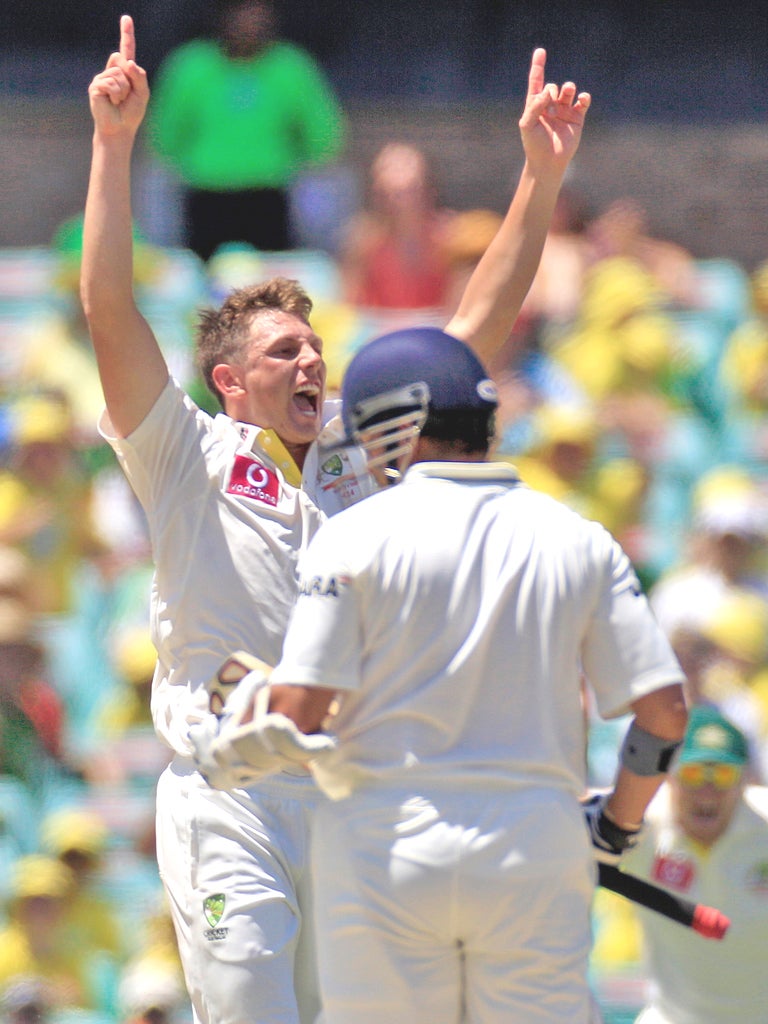 James Pattinson celebrates bowling Sachin Tendulkar for 41 during the second Test between Australia and India at the SCG