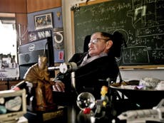Stephen Hawking says he will vote Labour