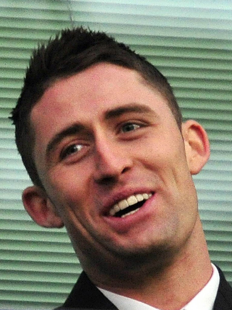Gary Cahill is thought to have agreed personal terms and could play in next Saturday's Premier League game at Norwich City