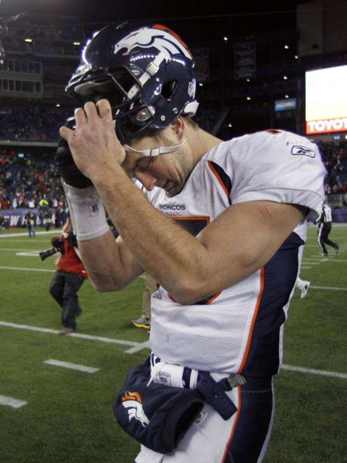 Today in Tim Tebow: Pop songs, babies and divine intervention