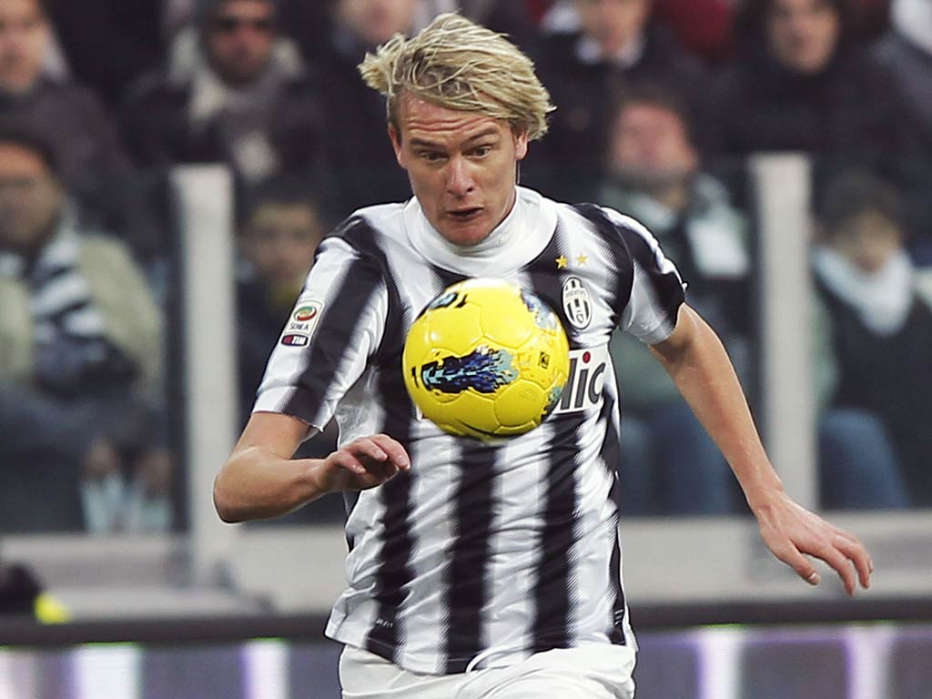 Milos Krasic Numerous newspapers have linked the Juventus winger Milos Krasic with a move to Old Trafford. The 27-year-old is out of favour in Turin and is eager to move on, which has opened up the possibility of a loan switch this month. This che