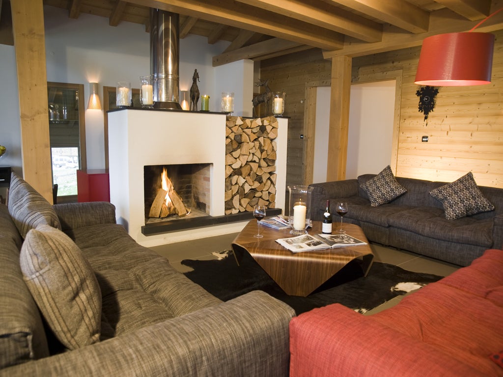 The inviting living room at Maison Blanche &Verte