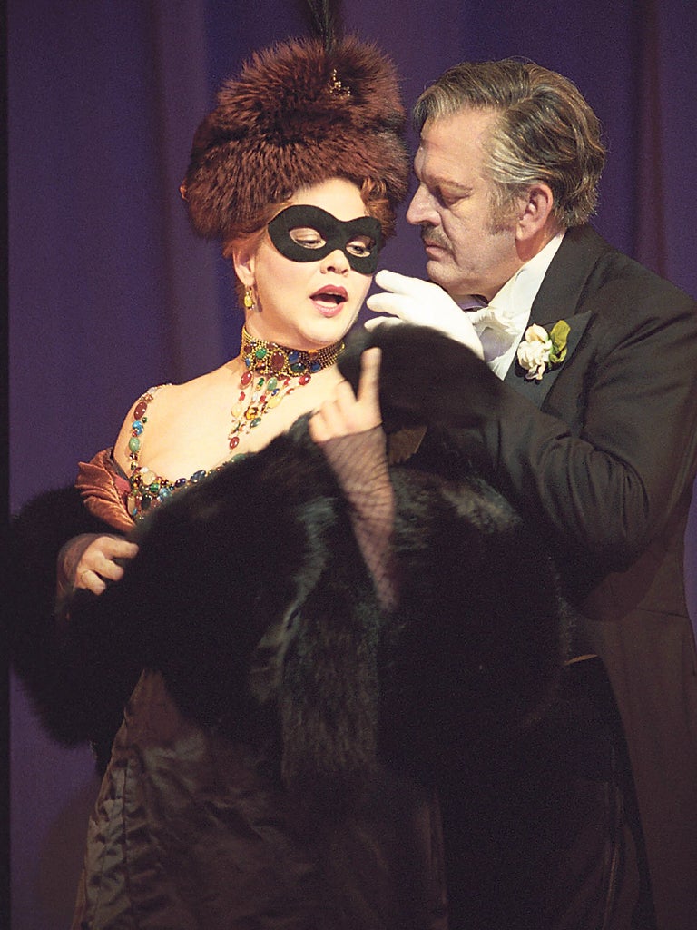 Pamela Armstrong as Rosalinde and Thomas Allen as Gabriel von Eisenstein in a BBC 2 production of Die Fledermaus