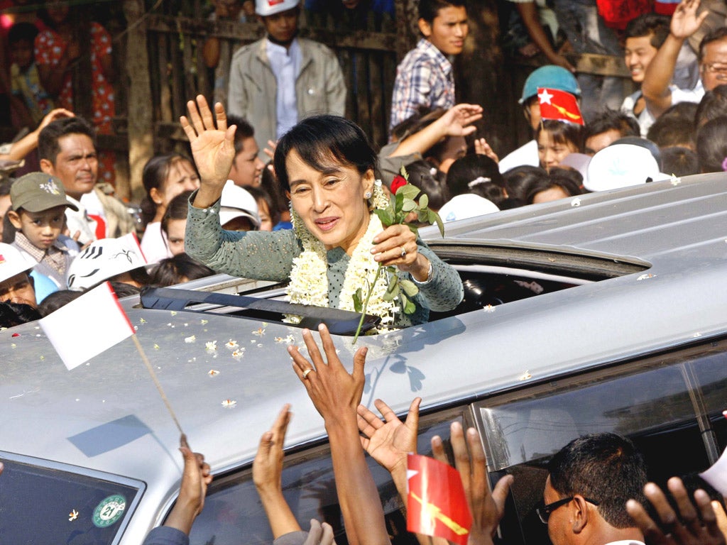 Thousands lined the streets to greet Burmese democracy leader Aung San Suu Kyi