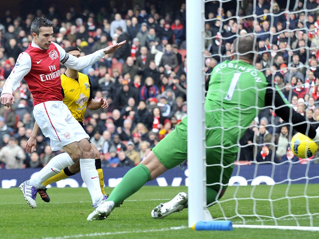 Robin Van Persie scores Arsenal's opening goal of the game against Blackburn