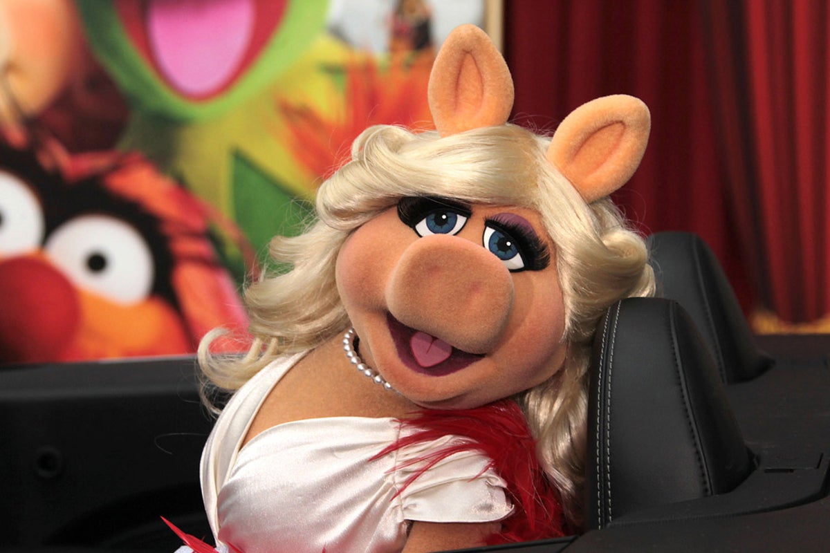 Jennifer Lawrence and Emma Stone join forces for Miss Piggy movie