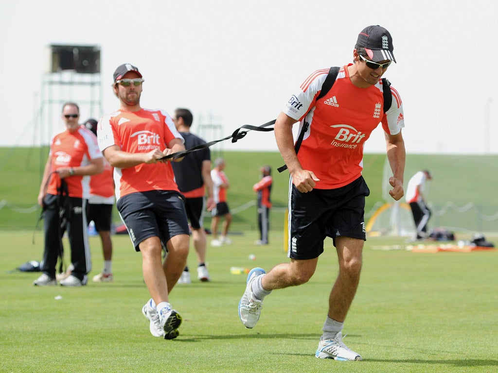 Graham Onions puts Alastair Cook through his paces in Abu Dhabi