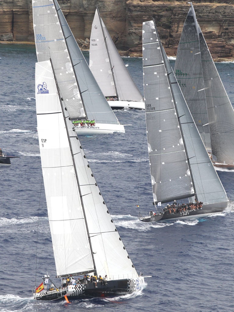 Fast start of the Caribbean 600 race in Antigua