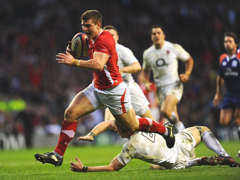 Scott Williams breaks through to score Wales' first try against England