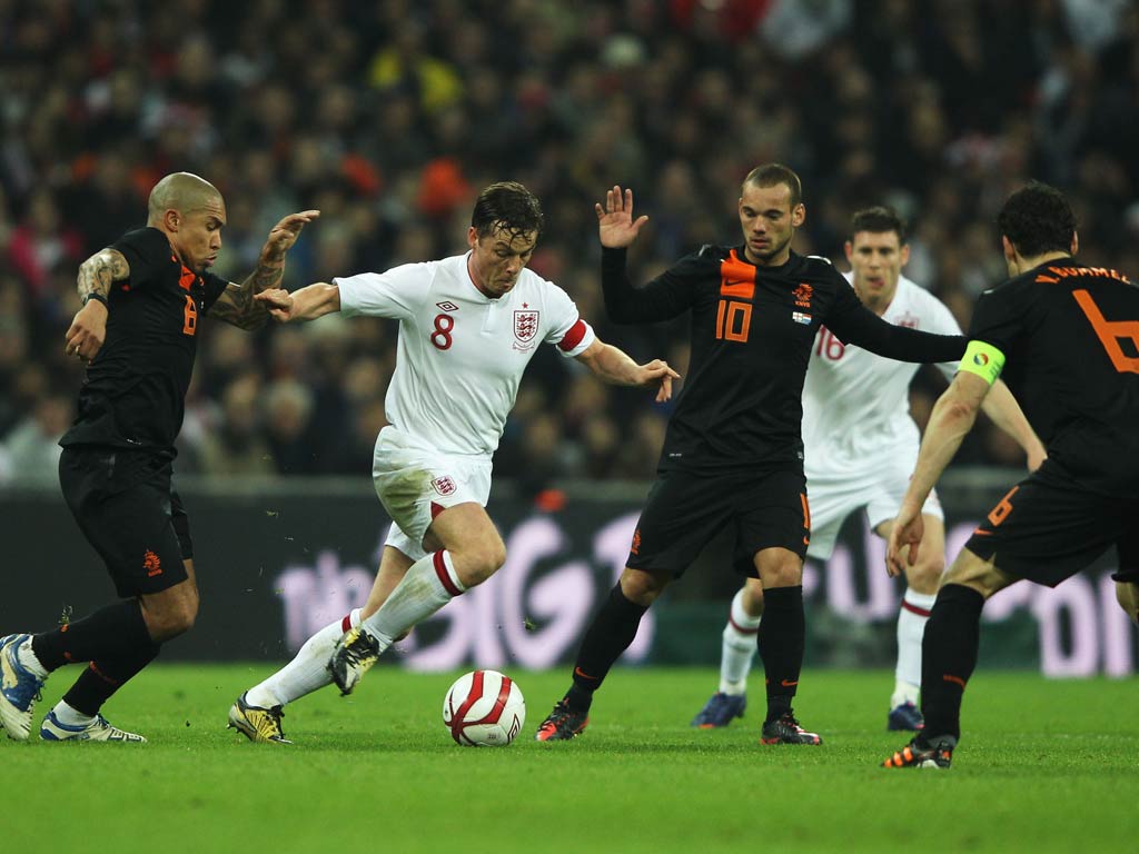 <b>Scott Parker:</b> Captain in only his seventh start, he gave a typically energetic performance, with one dramatic block but could have got closer to the influential Sneijder. 6