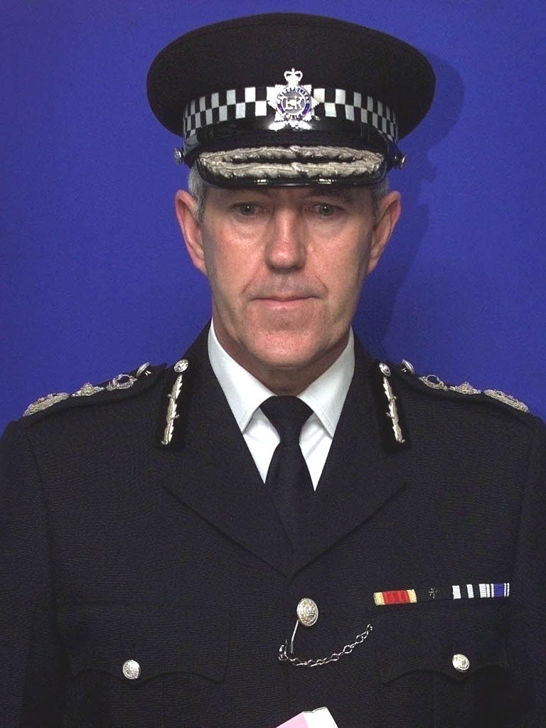 Paul Condon - Met Commissioner (1993-2000): Joined G4S in 2004. In 2006 became deputy chairman, as well as being chairman of the remuneration committee, a member of the audit and nomination committees and senior independent director. Paid: £125,000 a year. Holds 2,000 shares. G4S recently secured £200m contract with Lincolnshire Police Authority. On 1 April,G4Stakes over HR, finance, custody staff, firearms
licensing, town inquiry offices, crime management bureau, criminal justice unit and force control room
services among others.