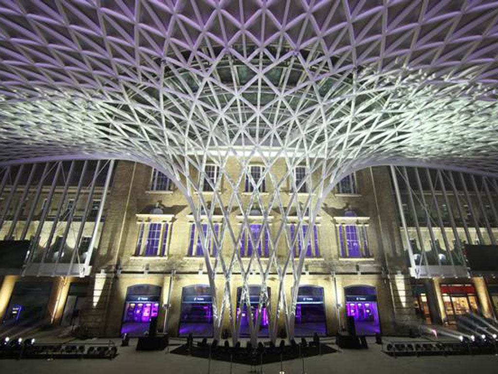 Network Rail will today announce the completion of the new western concourse, the most spectacular part of the five-year programme to restore and improve King’s Cross station. More than 45m passengers a year - travelling through London and to and from destinations as far afield as Newcastle, Edinburgh and York - will benefit from a raft of improvements when it opens to the public on Monday (19th March). The new concourse opens to the public on Monday 19 March 2012.