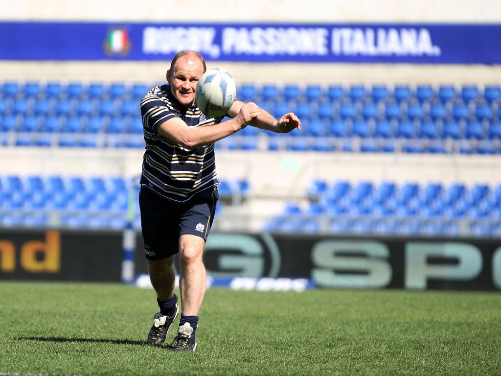 Andy Robinson takes part in a Scotland training session at the Stadio Olimpico in Rome